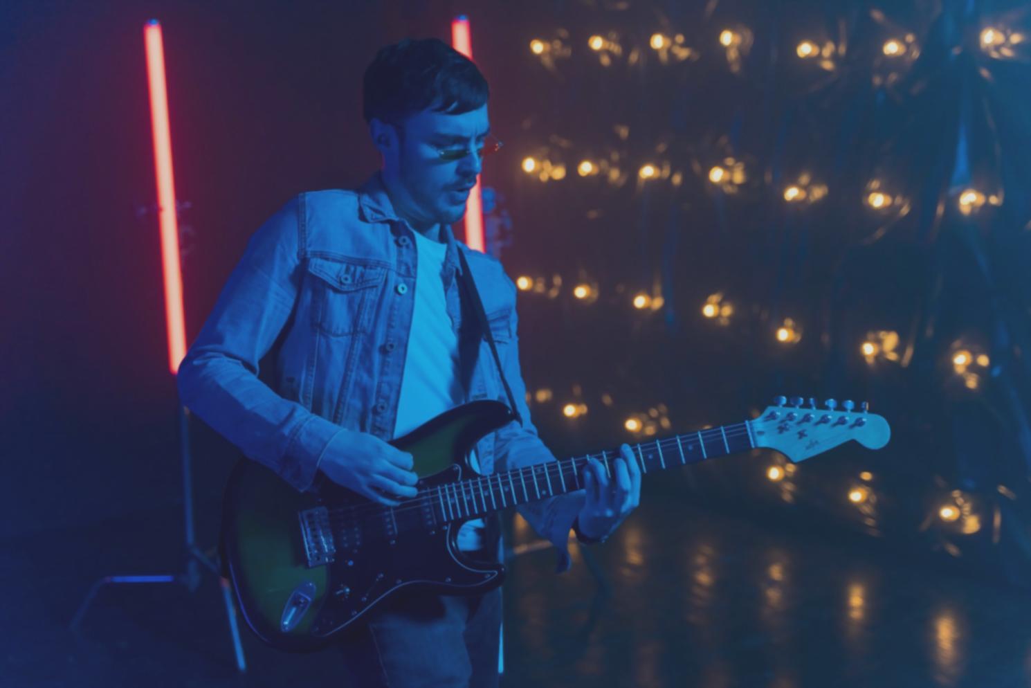 Live music production learning environment